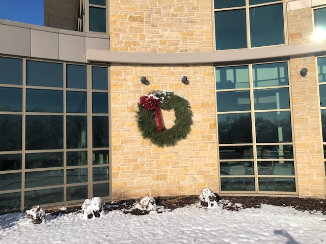 Wreath on Onaga hospital